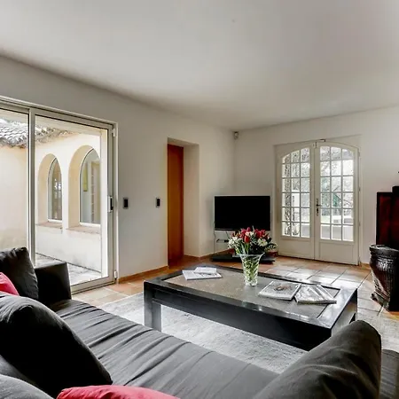 Magnifique Avec Piscine Au Milieu Des Vignes Avec Piscine Villa