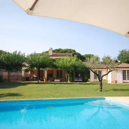 Magnifique Avec Piscine Au Milieu Des Vignes Avec Piscine